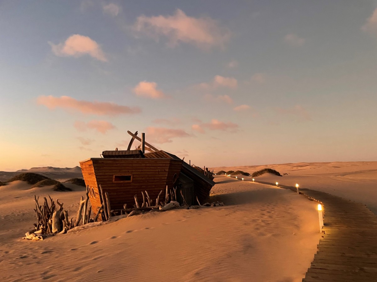 Enjoy the beauty of Skeleton Coast 